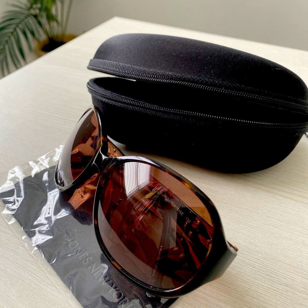 Sunglasses - Picture 2 of 4